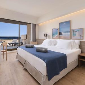 Double or Twin Room Sea View